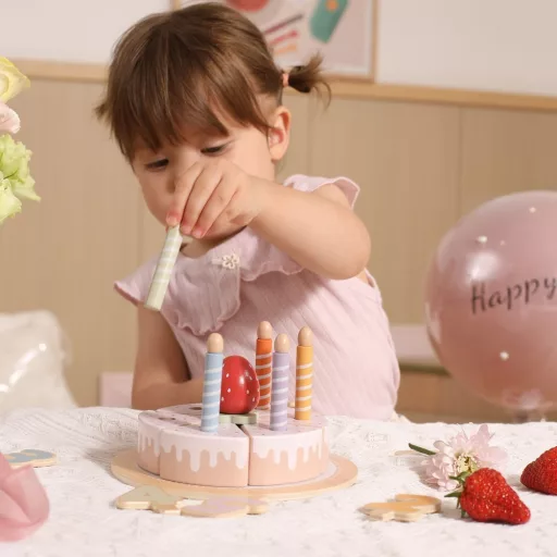 Viga PolarB fa születésnapi torta - szeletelhető