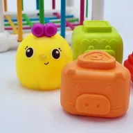 Woopie szenzoros formaválogató kocka 