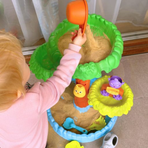 Woopie 2 az 1-ben asztal - homokozó és vízi pálya 8 kiegészítővel