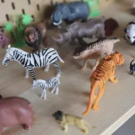   Woopie 58 db-os dinoszauruszfigura készlet - tárolódobozban
