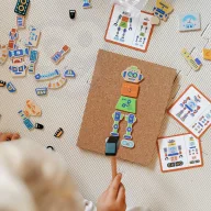   Viga montessori 45 db-os szegecselős játék parafa táblával 