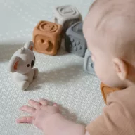 Woopie Baby szilikonos, szenzoros kockakészlet 
