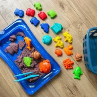   Woopie homokozóasztal formákkal - 0,8 kg kinetikus homokkal