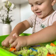   Woopie XXL homokozóasztal formákkal - 1,5 kg kinetikus homokkal