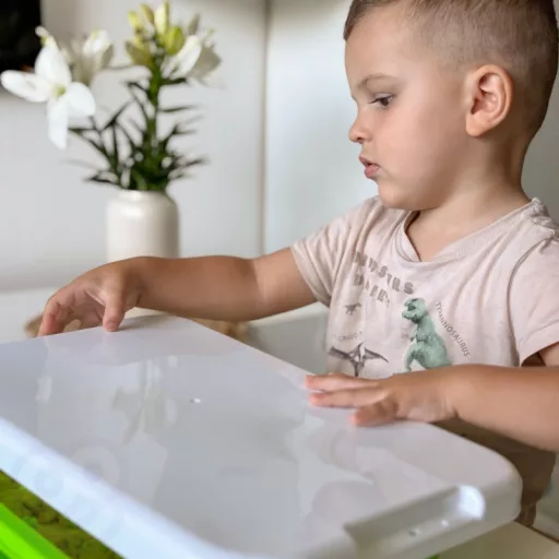 Woopie XXL homokozóasztal formákkal - 1,5 kg kinetikus homokkal