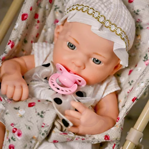 Woopie Royal élethű játékbaba - 38 cm