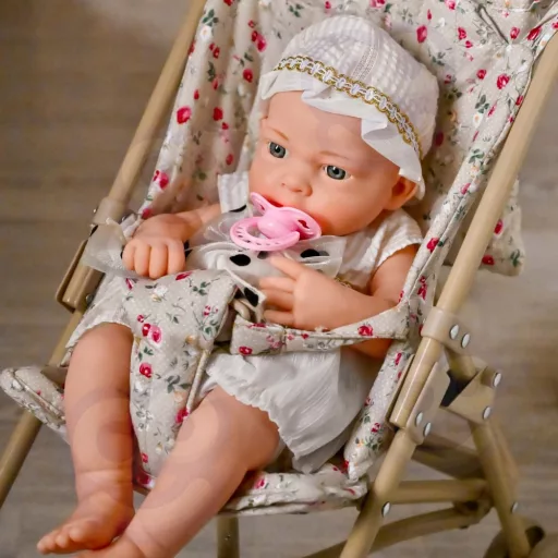 Woopie Royal élethű játékbaba - 38 cm