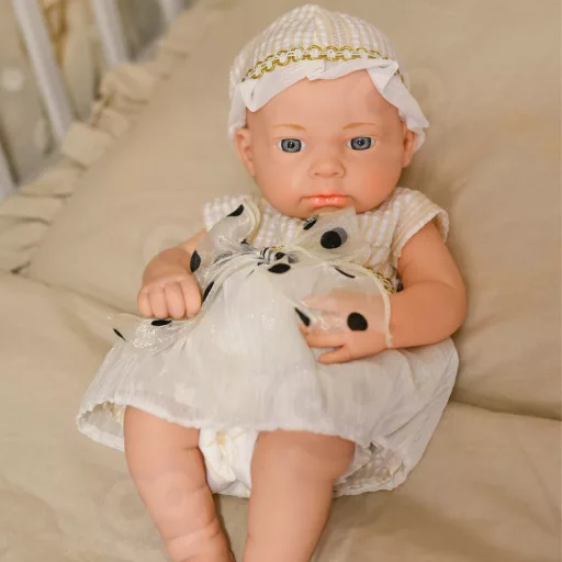 Woopie Royal élethű játékbaba - 38 cm