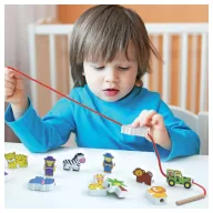Viga élet a farmon montessori  fűzős játék