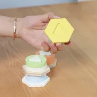   Classic World montessori toronyépítő és formaválogató játék