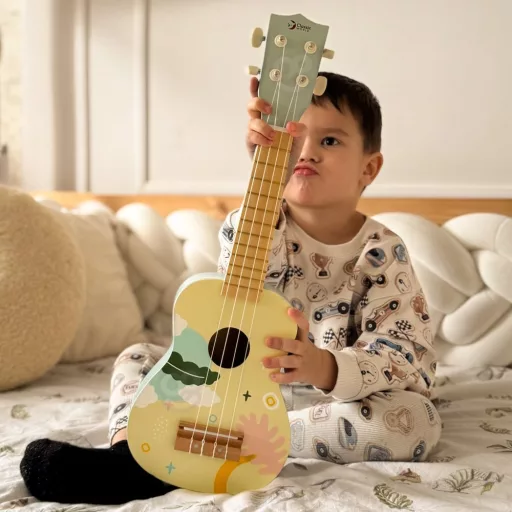 Classic World fa ukulele - hangszer gyerekeknek