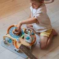 Tooky Toy fa parkolóház kiegészítőkkel