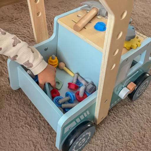 Tooky Toy barkácskészlet tologatós autóban