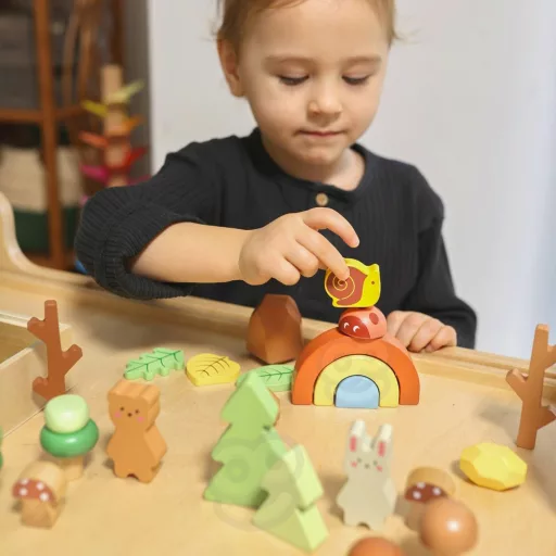 Tooky Toy 40 db-os fa erdei építőkészlet - tárolódobozzal és krétatáblával