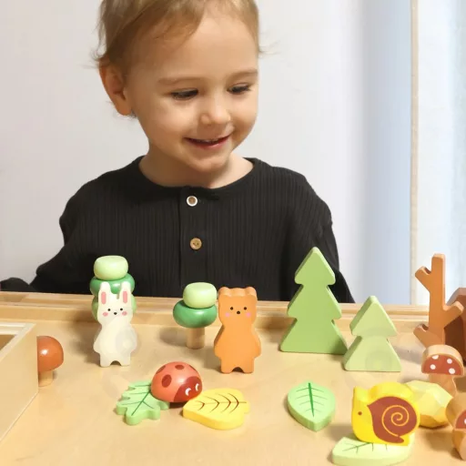 Tooky Toy 40 db-os fa erdei építőkészlet - tárolódobozzal és krétatáblával