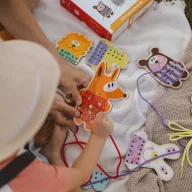 JátékTooky Toy állatos fűzőcske – fa oktatójáték